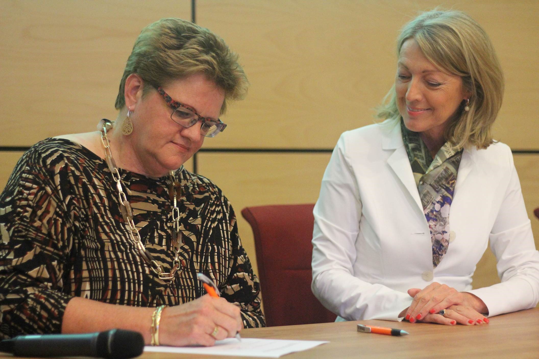 Samenwerkings-overeenkomst Uniforme Objecten Bibliotheek ondertekend