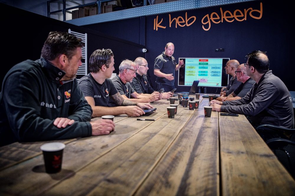 Feenstra mag proeve van bekwaamheid afnemen voor alle 800 monteurs